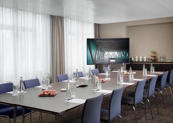 Acasa Oerlikon ציריך