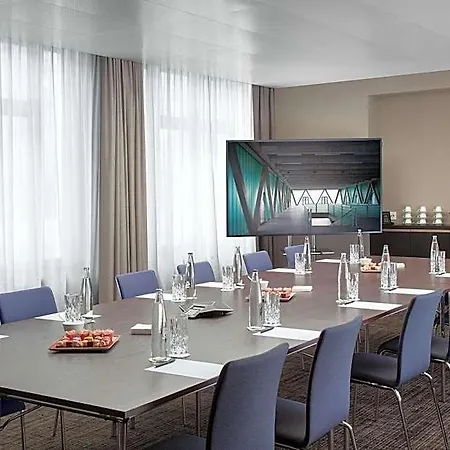 Acasa Oerlikon 4*
