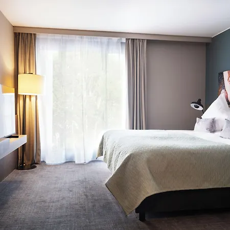 Acasa Oerlikon 4*